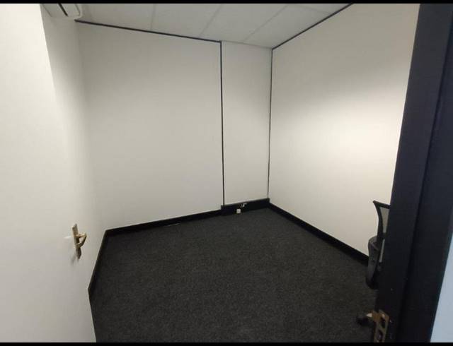 BUSINESS PROPERTY TO RENT IN BRYANSTON